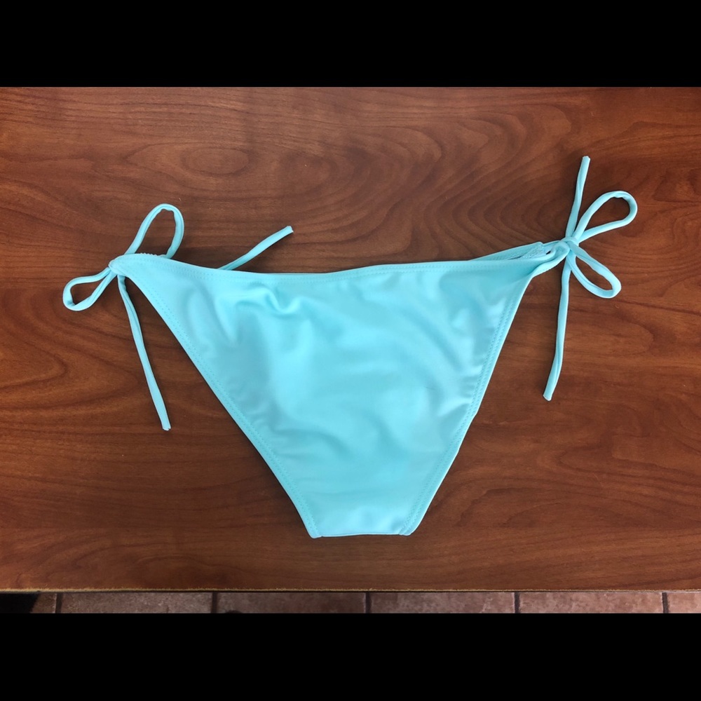 Bikini Set - Picture 2 of 4